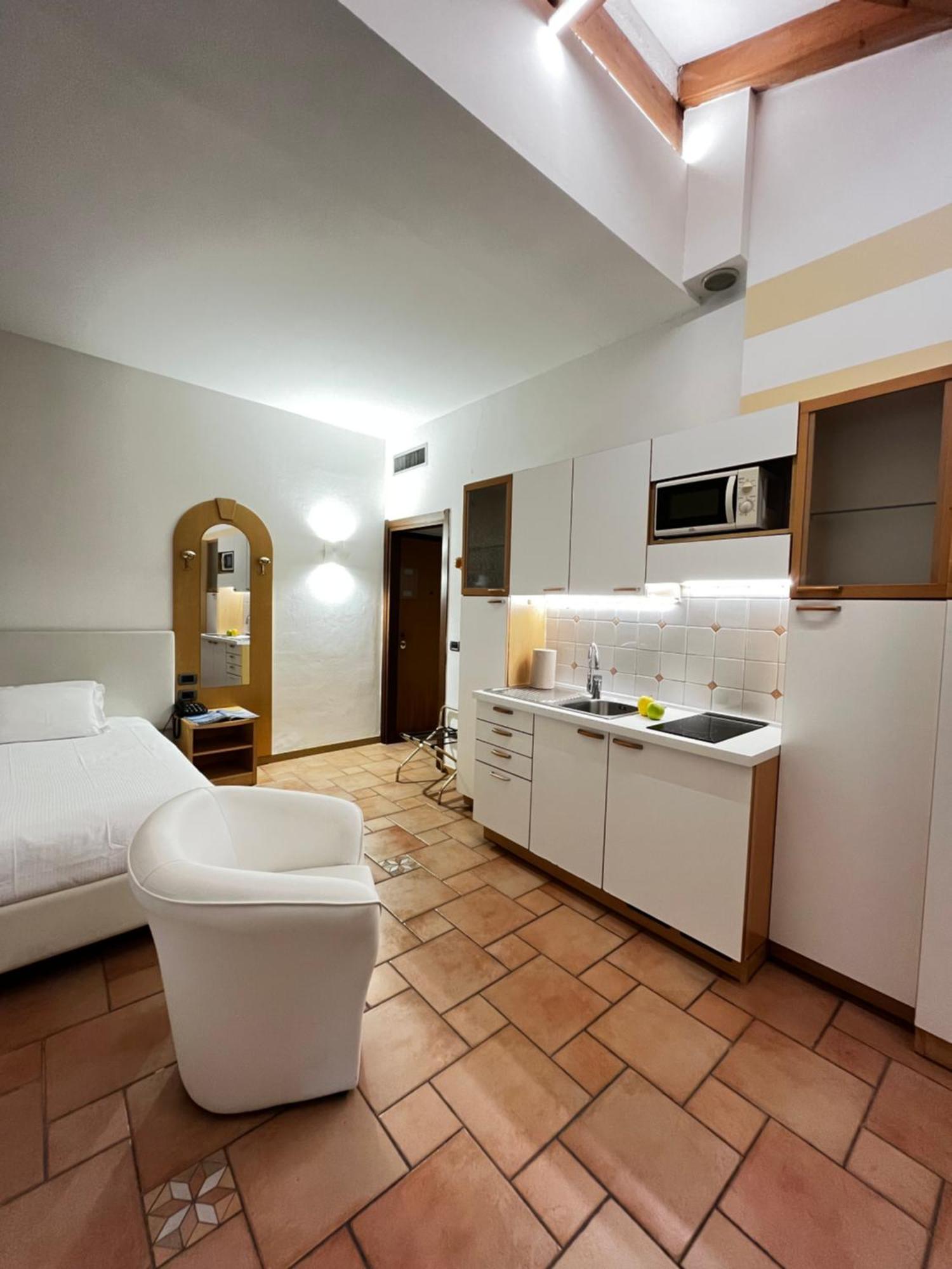Manci Apartments By Hotel America Trento Exterior photo